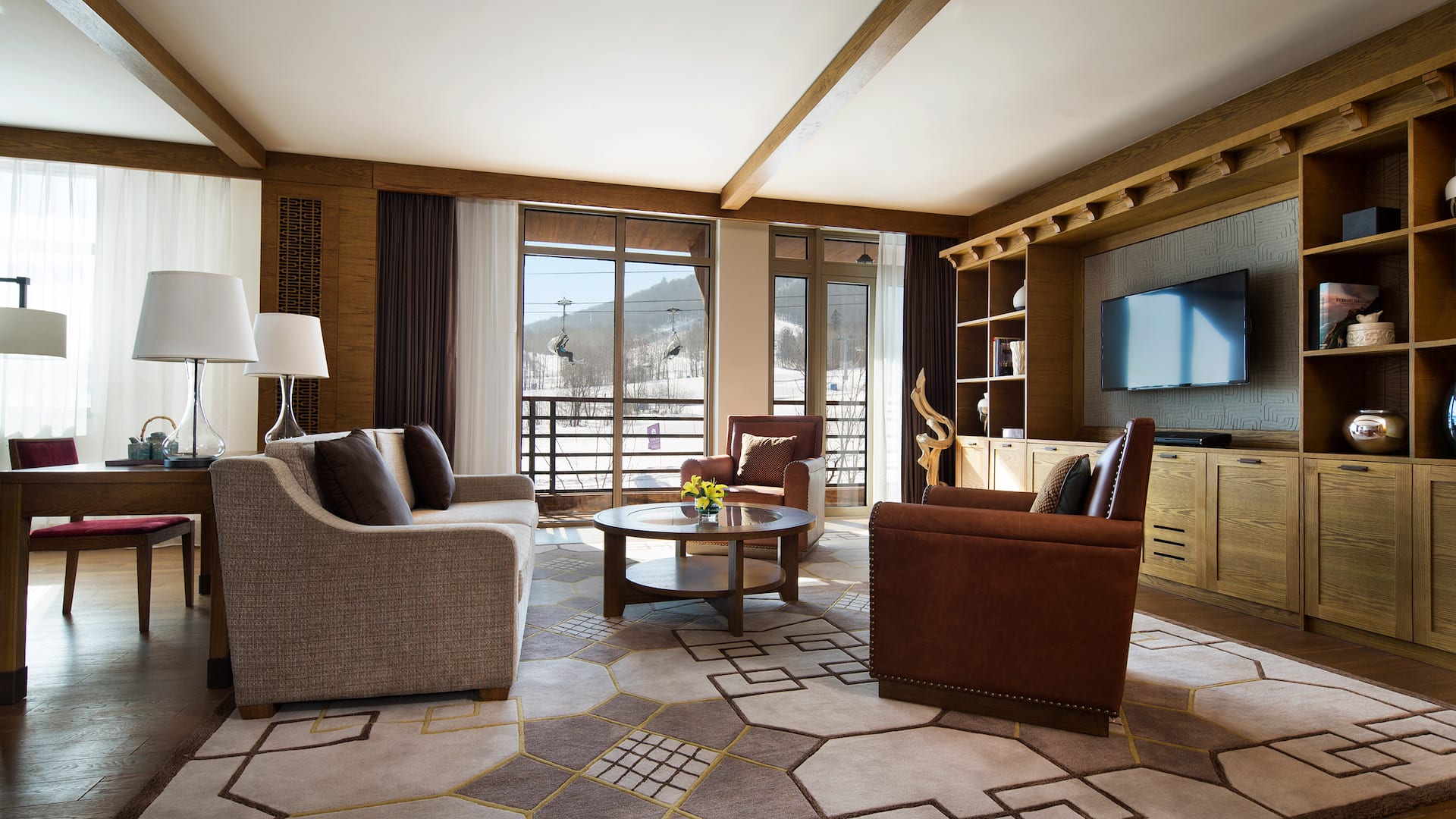 2 de 2 Hyatt Regency Changbaishan Presidential Suite Livingroom