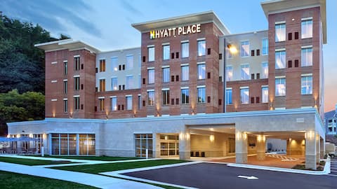 Hotel Photos | Hyatt Place Chapel Hill/Southern Village