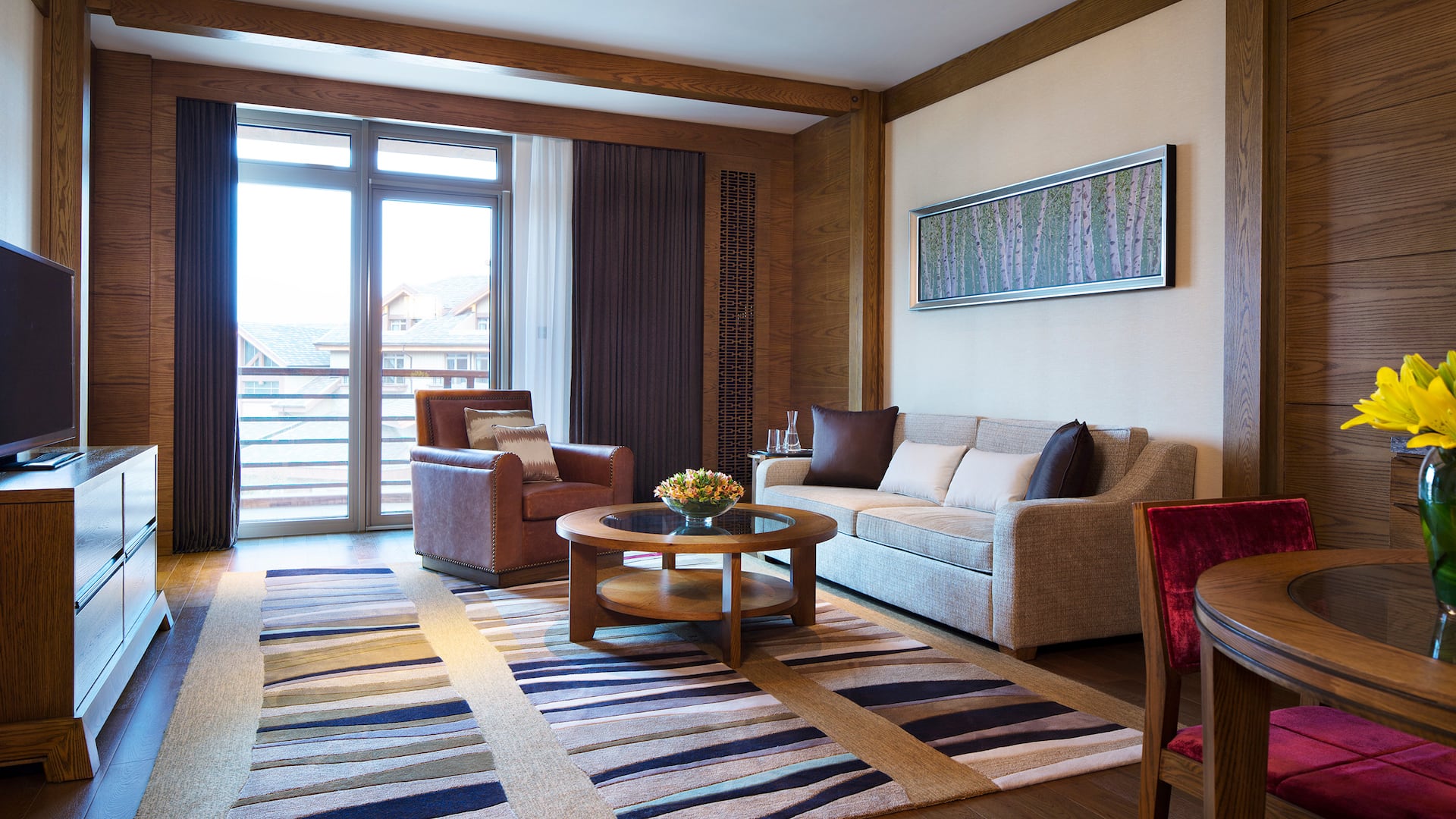 2 de 3 Hyatt Regency Changbaishan Regency Suite King Living Room