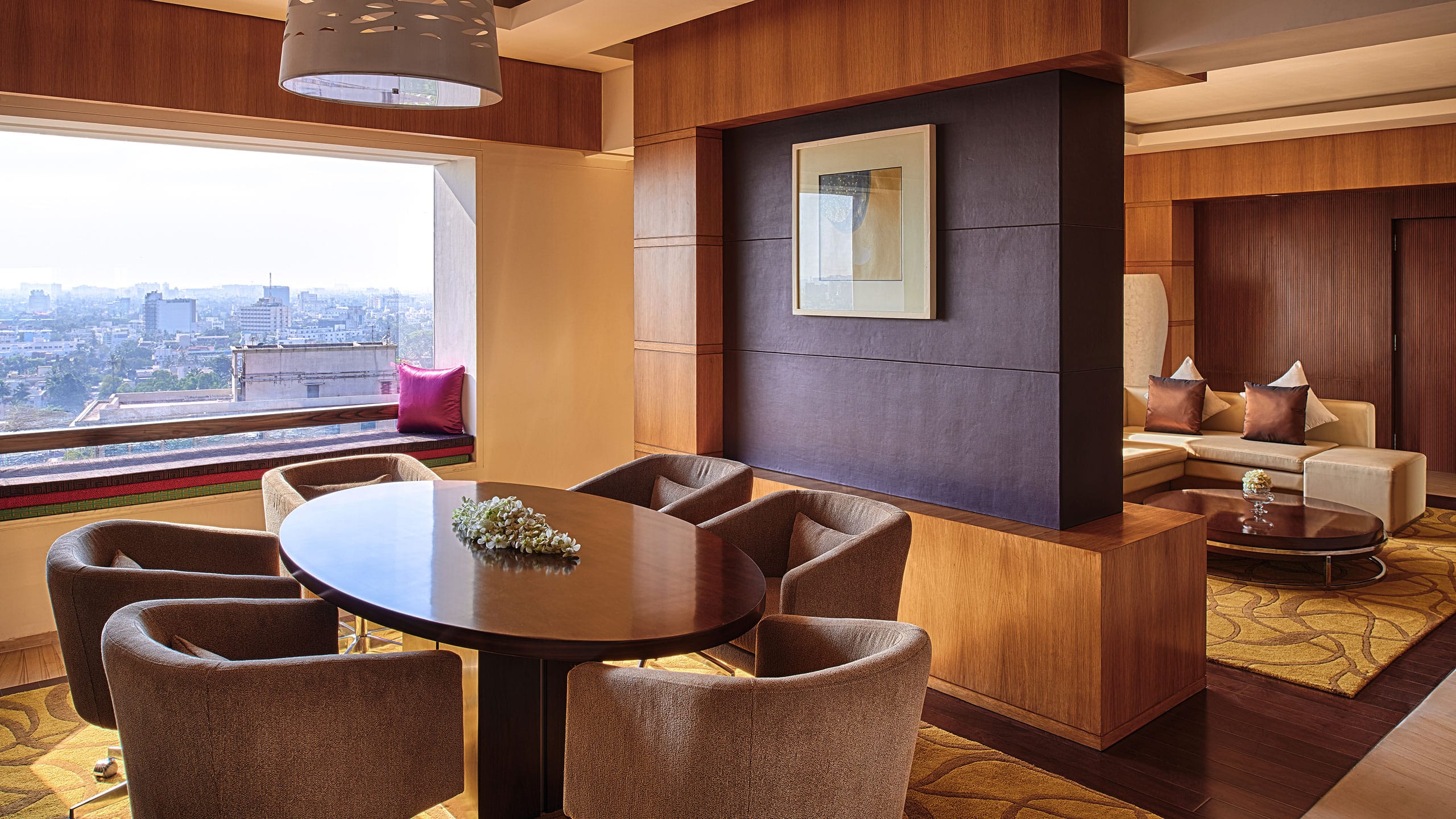 Diplomat Lounge