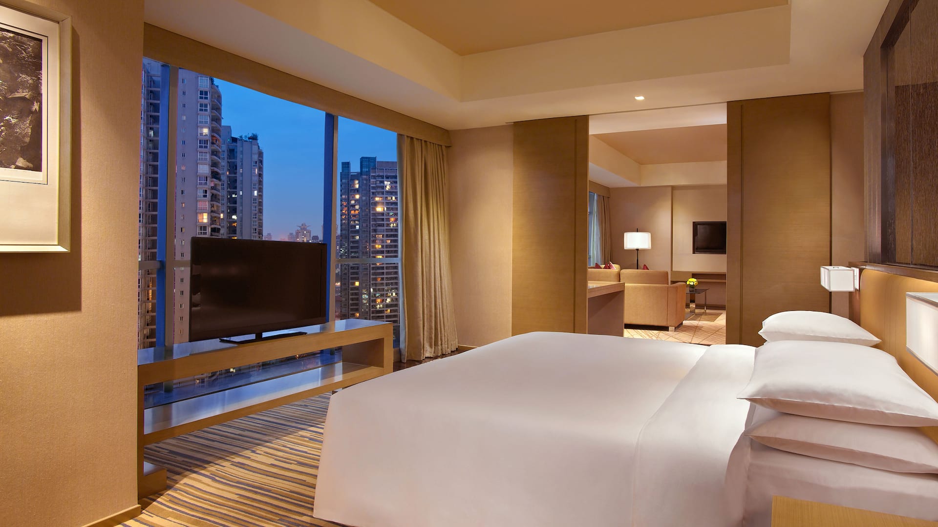 Hyatt Regency Chongqing Regency Suite Bedroom