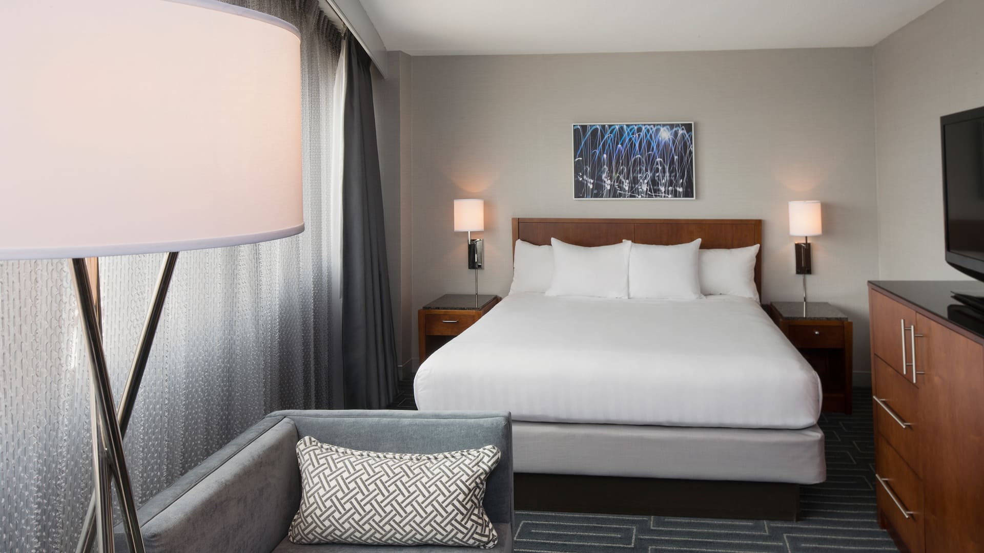 2 of 3 Hyatt Regency Cincinnati King Room