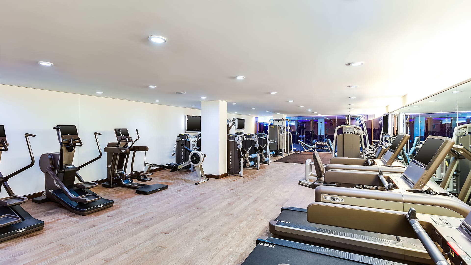 Hyatt Regency Kyiv Olympus Club Equipment
