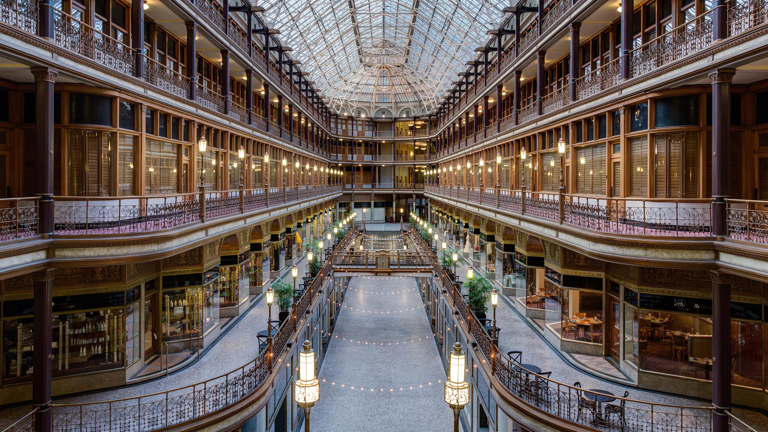 https://assets.hyatt.com/content/dam/hyatt/hyattdam/images/2017/09/15/1645/Hyatt-Regency-Cleveland-at-The-Arcade-P152-Empty-Arcade-Front.jpg/Hyatt-Regency-Cleveland-at-The-Arcade-P152-Empty-Arcade-Front.16x9.jpg