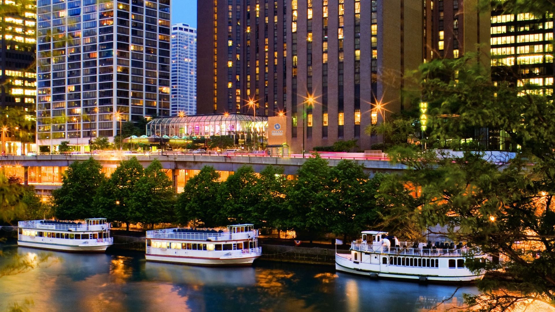 Hotel Deals in Downtown Chicago Hyatt Regency Chicago