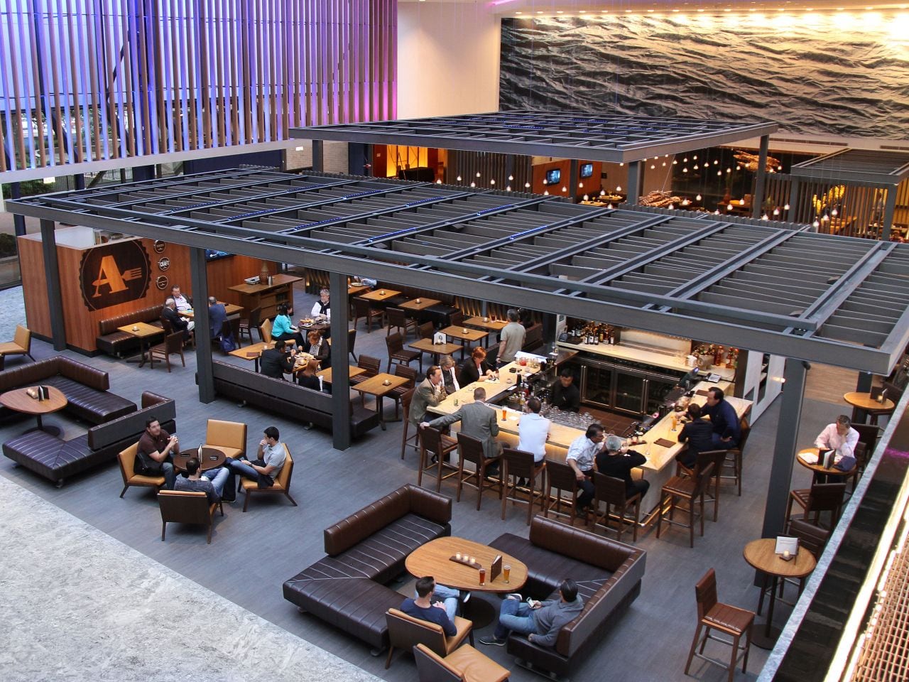 restaurants-and-bars-in-downtown-chicago-hyatt-regency-chicago