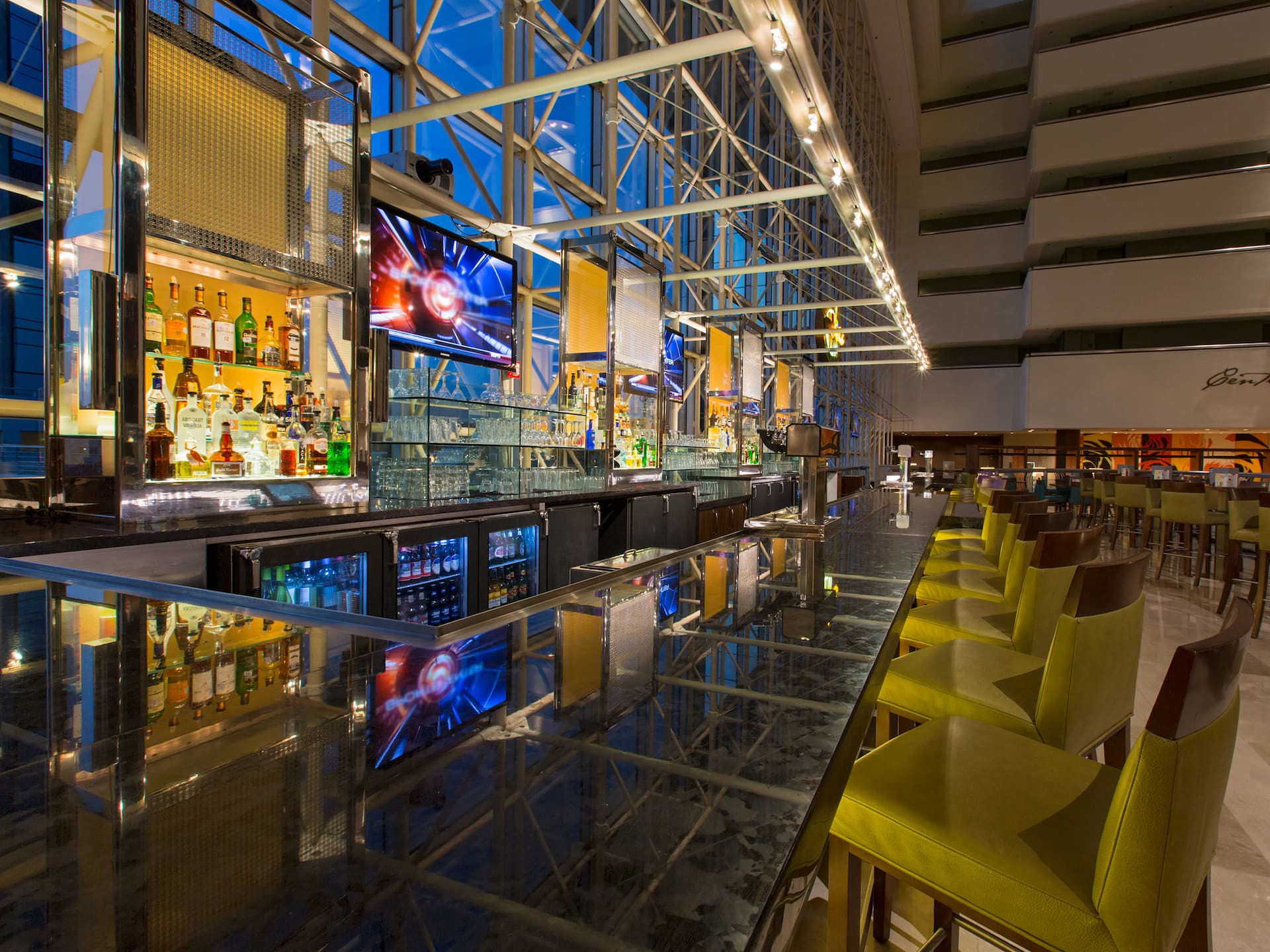 Hyatt Regency Dallas Mondules Bar