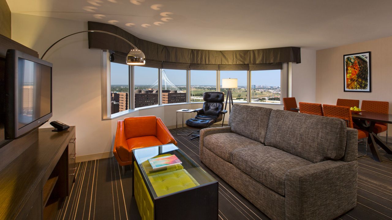 Downtown Dallas Hotel Rooms | Hyatt Regency Dallas