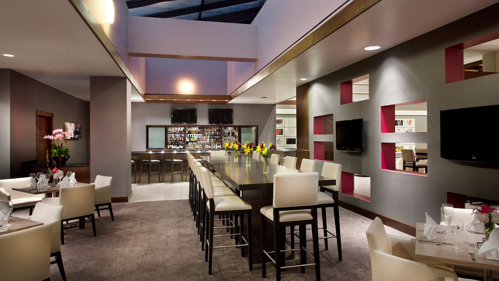 1 of 1 Hyatt Regency Deerfield Bar