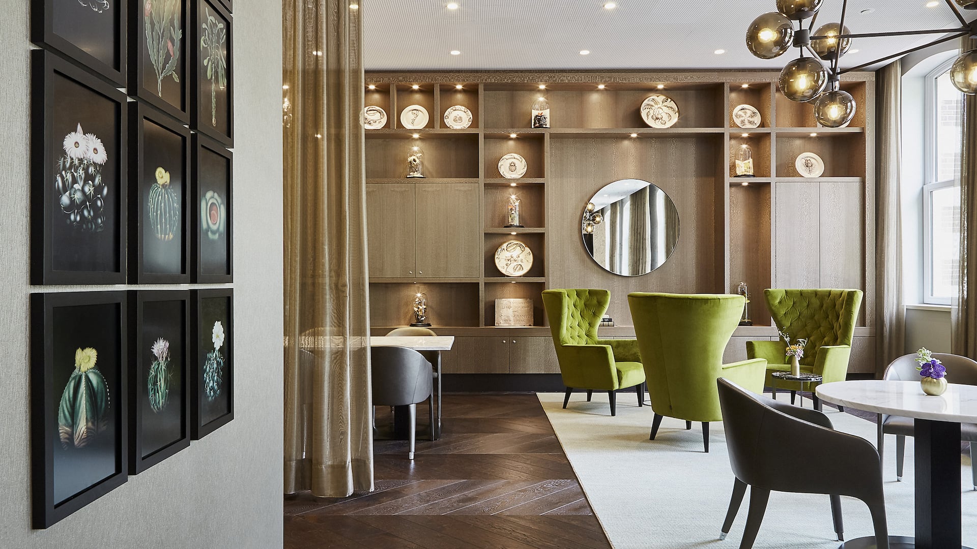 Hyatt Regency Amsterdam Club Lounge