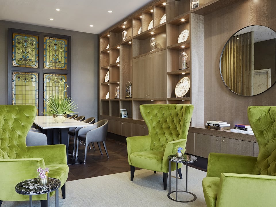 Club Lounge