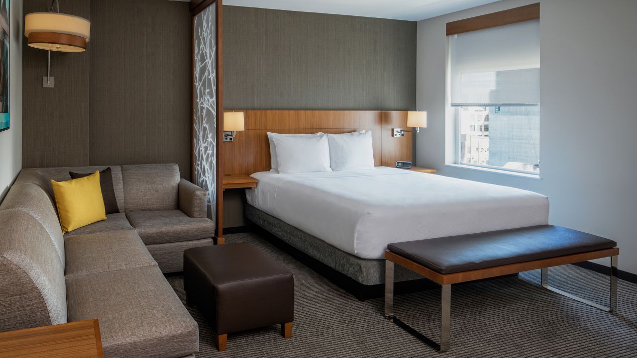 spacious hotel rooms near rockefeller center hyatt place long
