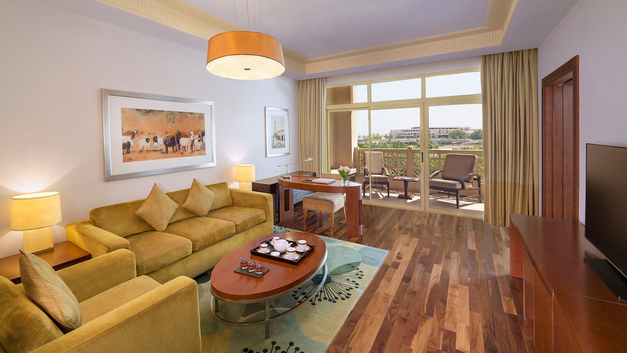 Grand Executive Suite Living Room