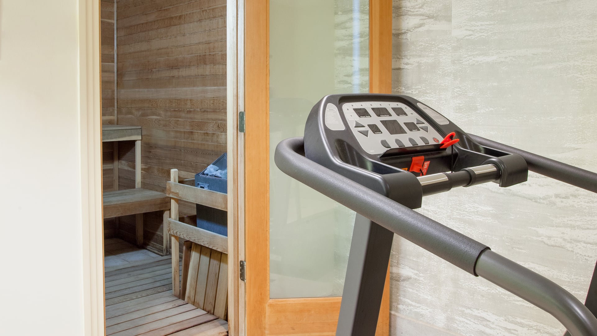 4 de 4 Hyatt Regency Guam Presidential Suite Sauna