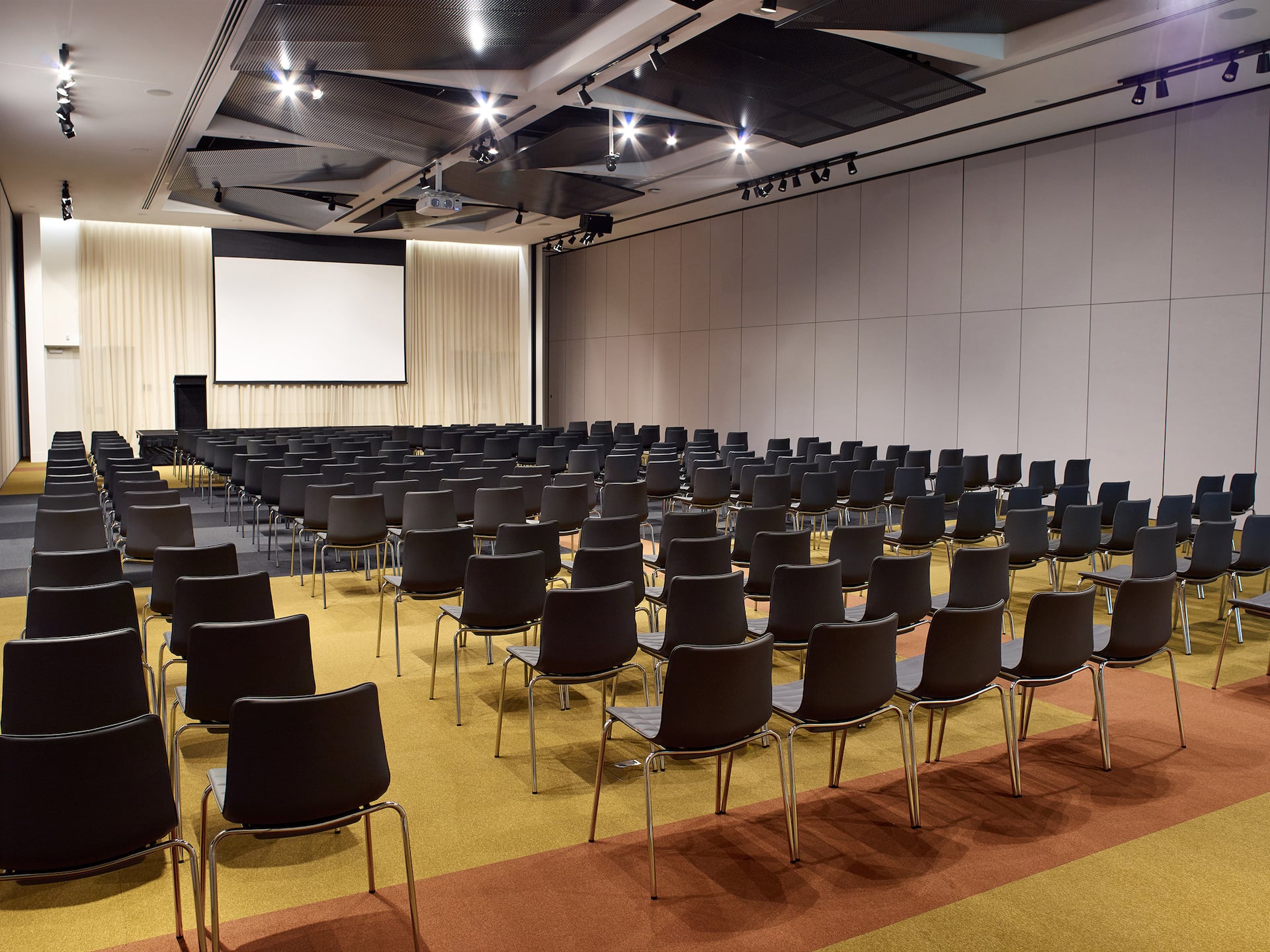 Hyatt Place Melbourne, Essendon Fields Theatre
