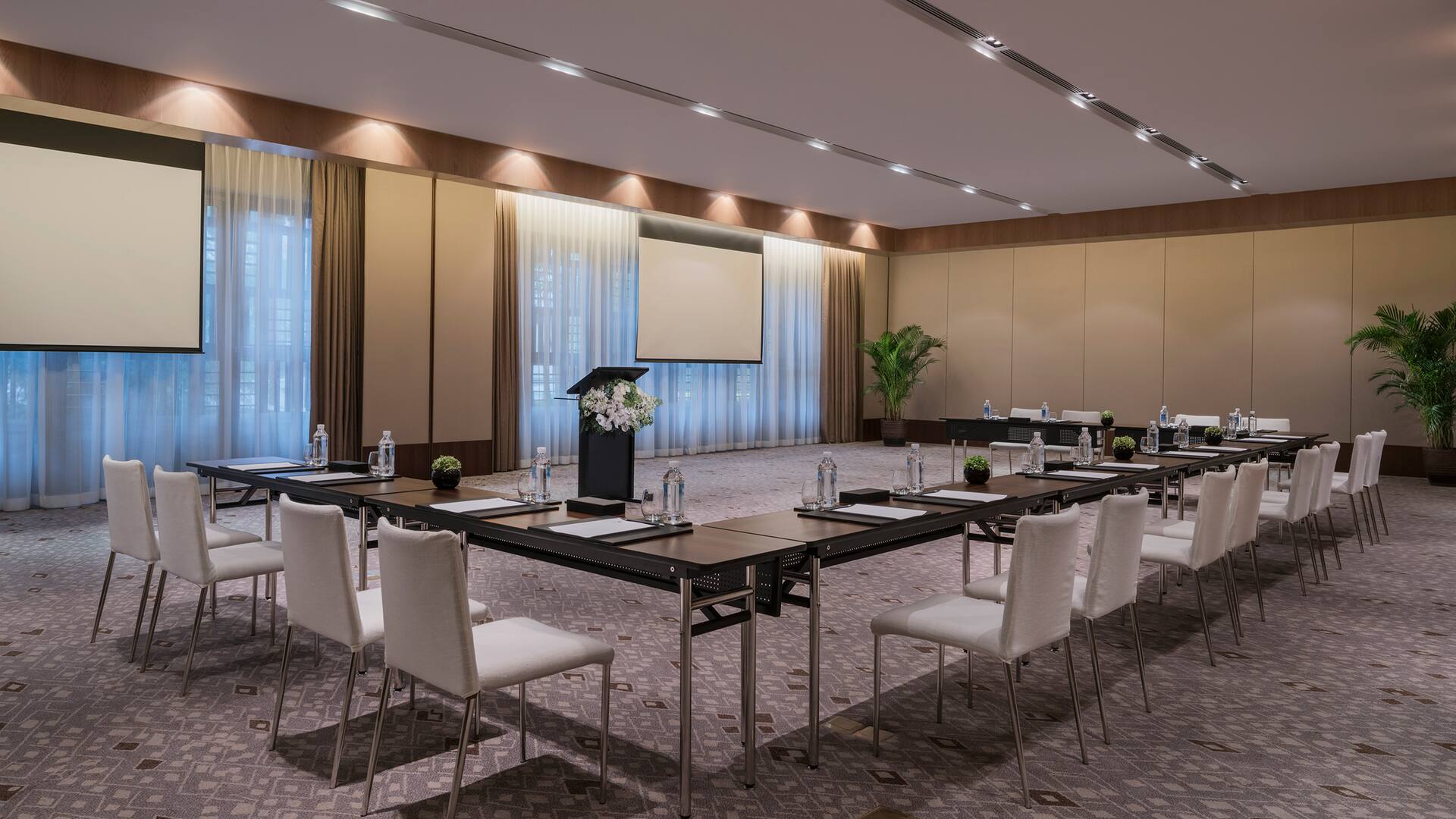 Hyatt Regency Xi'an U Shape Meeting Setup