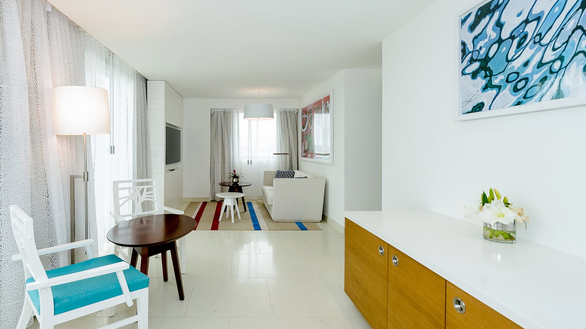 3/5 west tower grand suite living room