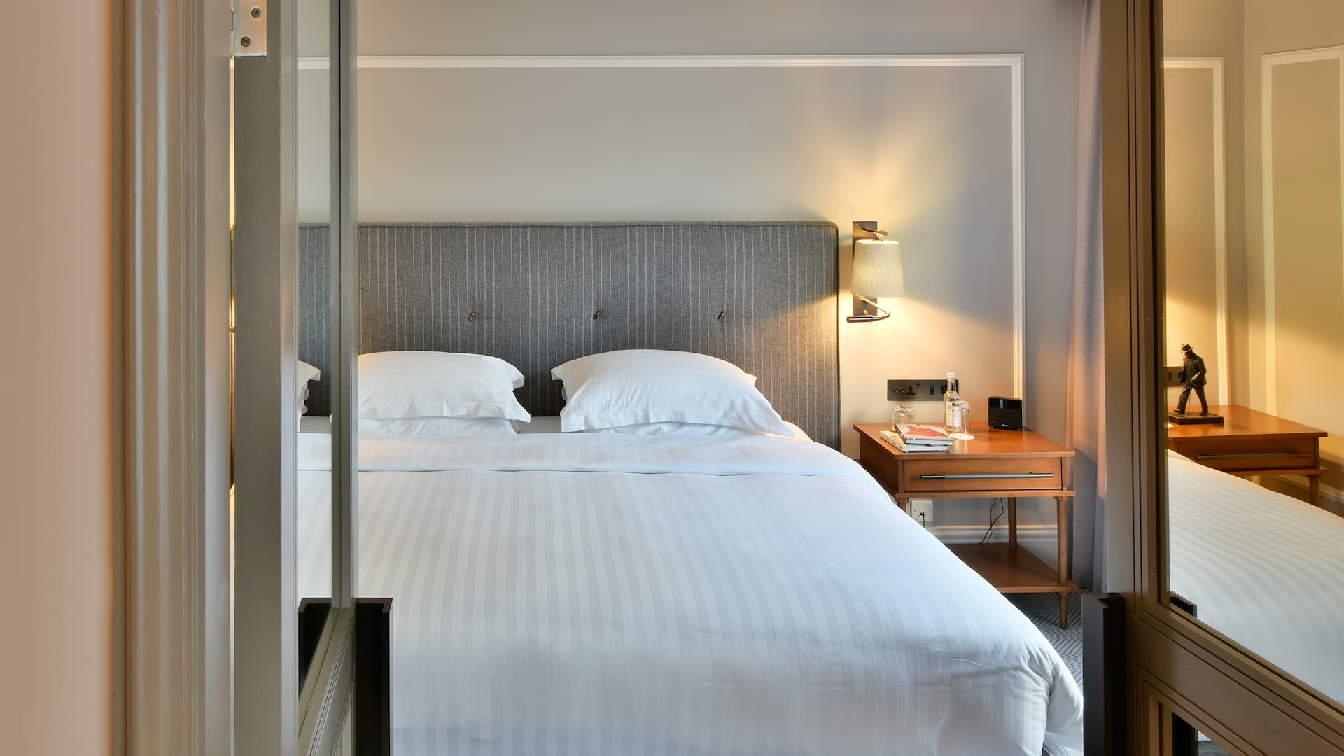 5 of 13 Hyatt Regency London - The Churchill Executive Suite Bedroom Detail