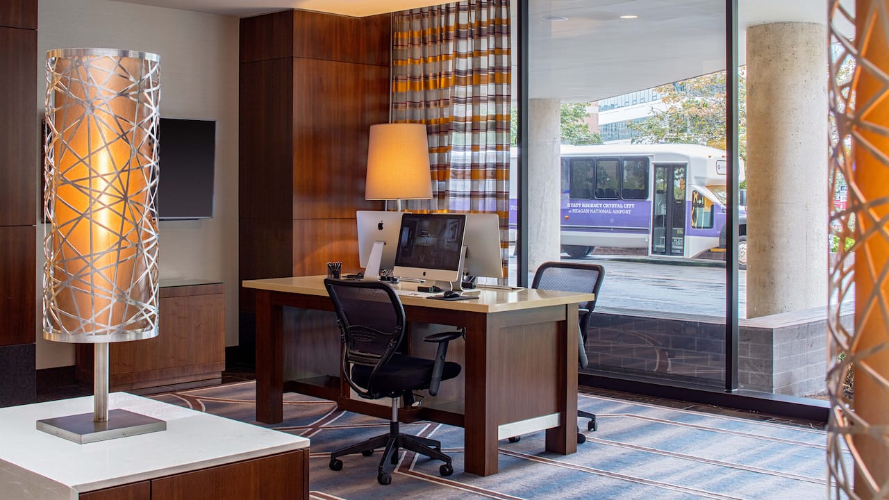 Office space for guest use at the Hyatt Regency Crystal City