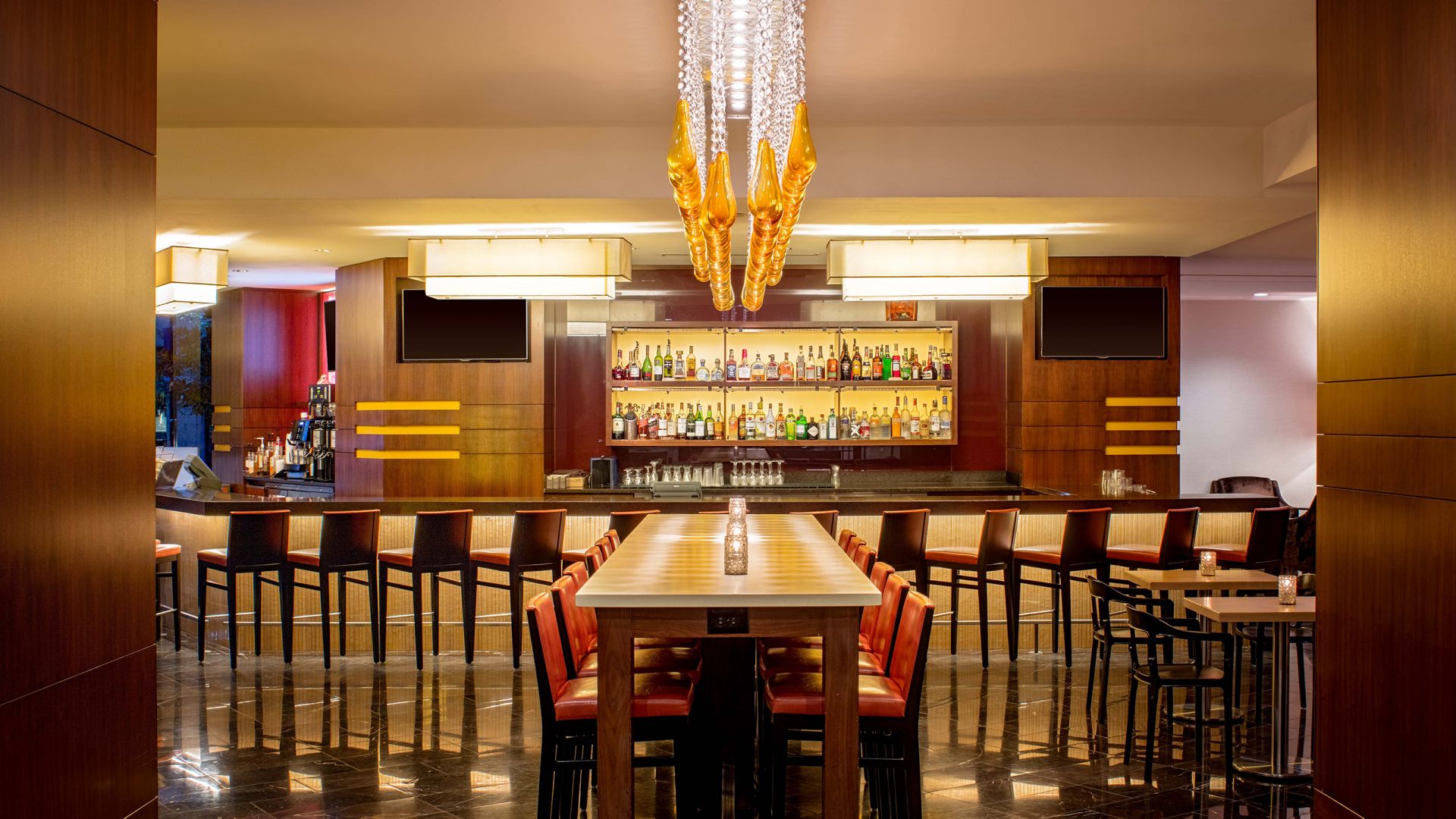 Restaurants And Hotel Bars In Arlington Va Hyatt Regency Crystal City Bar Seating