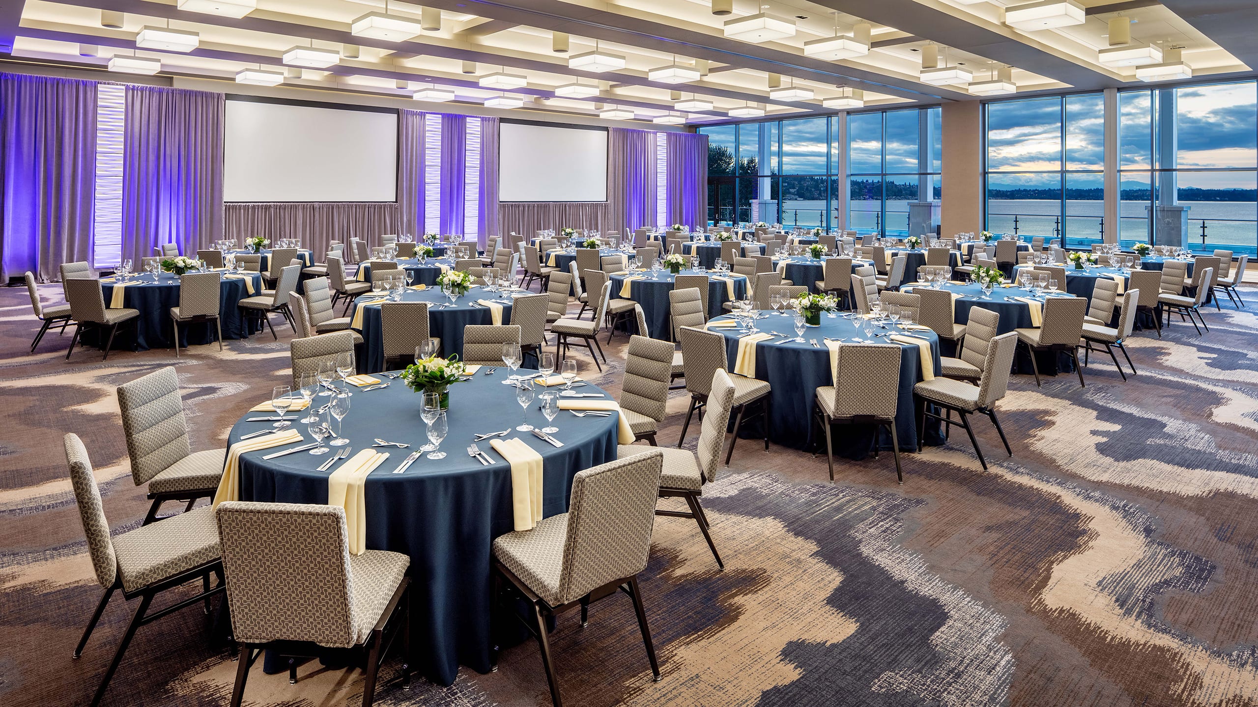 Hyatt Regency Lake Washington at Seattle's Southport Lake Washington Ballroom Social