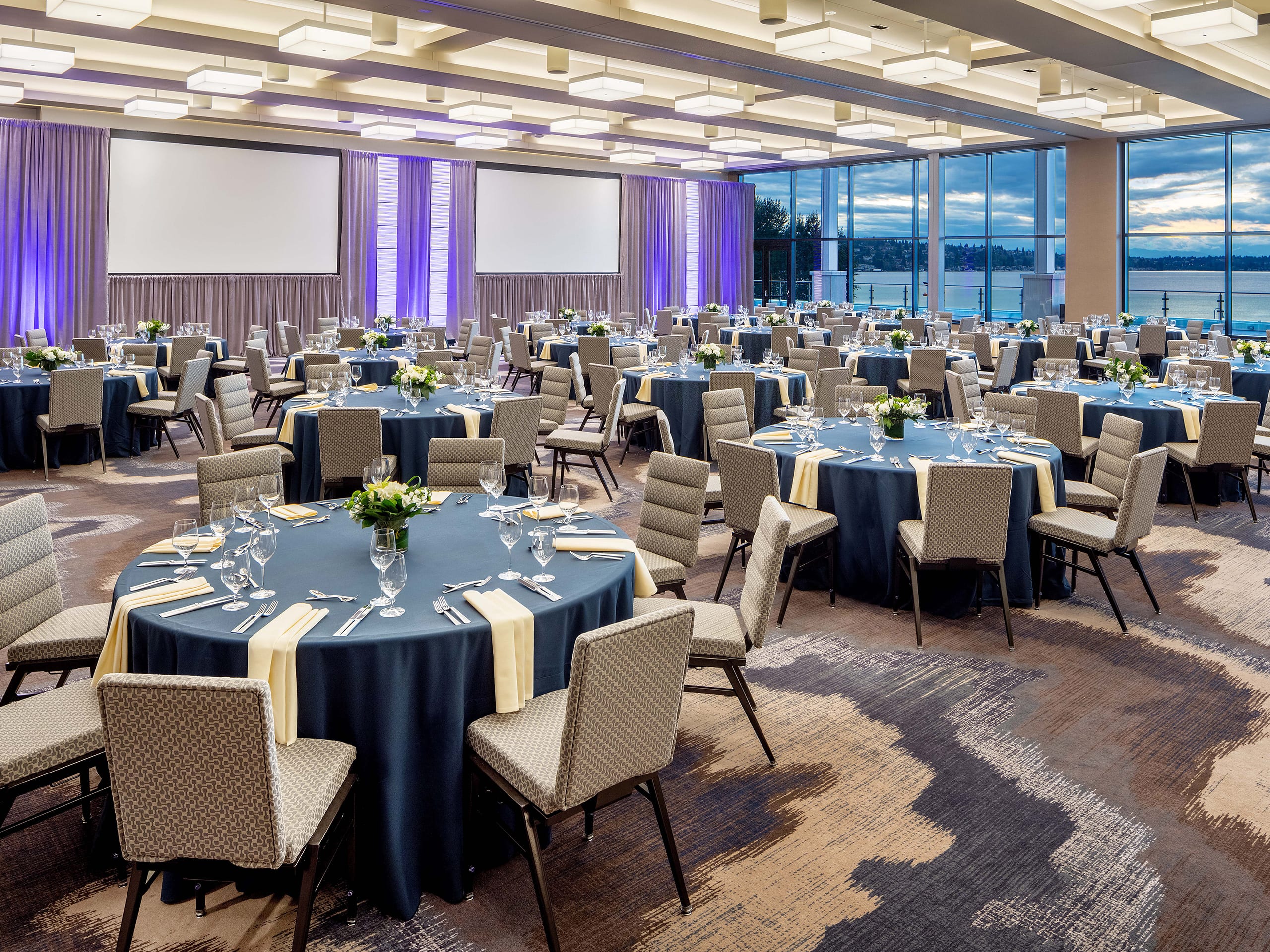Hyatt Regency Lake Washington at Seattle's Southport Lake Washington Ballroom Social
