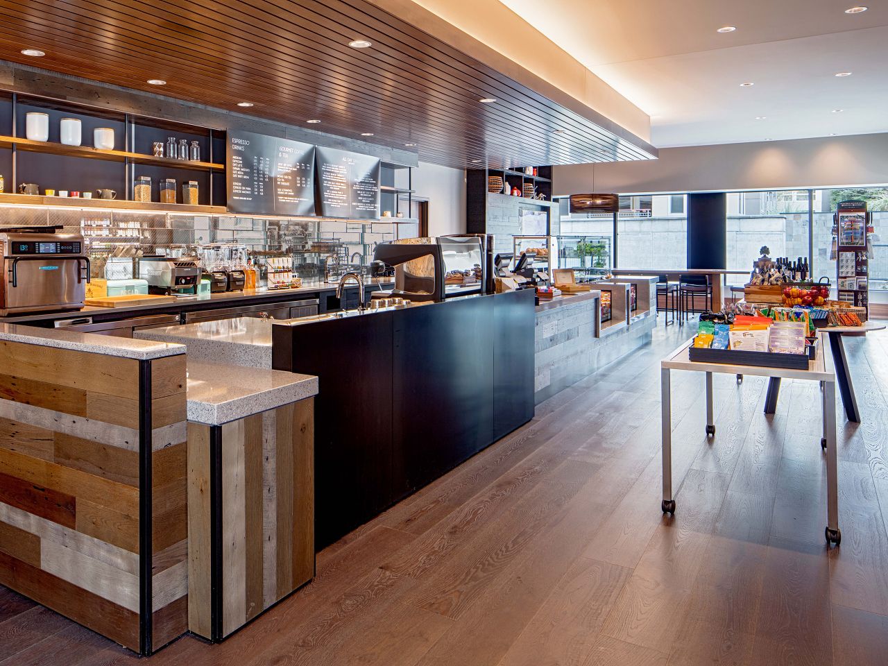 Lakeside restaurant & patio Hyatt Regency Lake Washington at Seattle