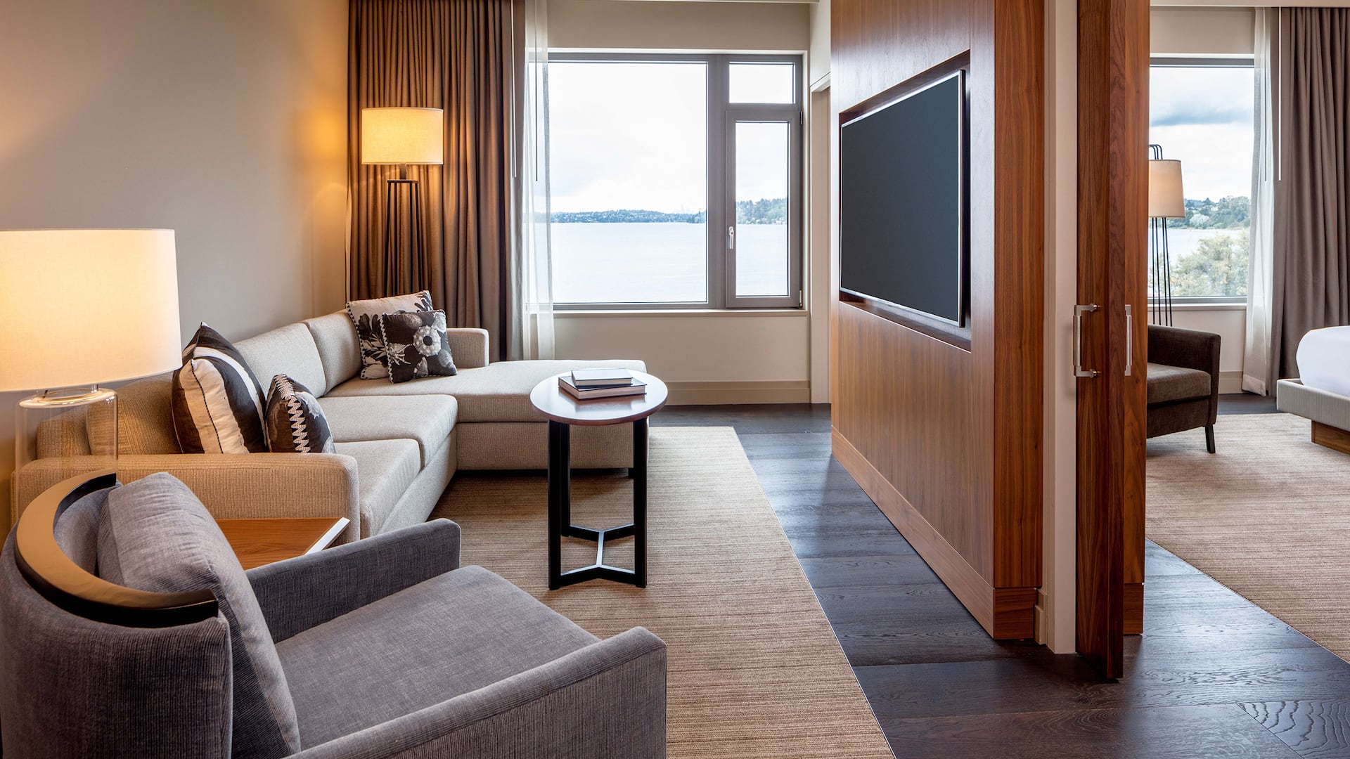 Hyatt Regency Lake Washington at Seattle's Southport Suite