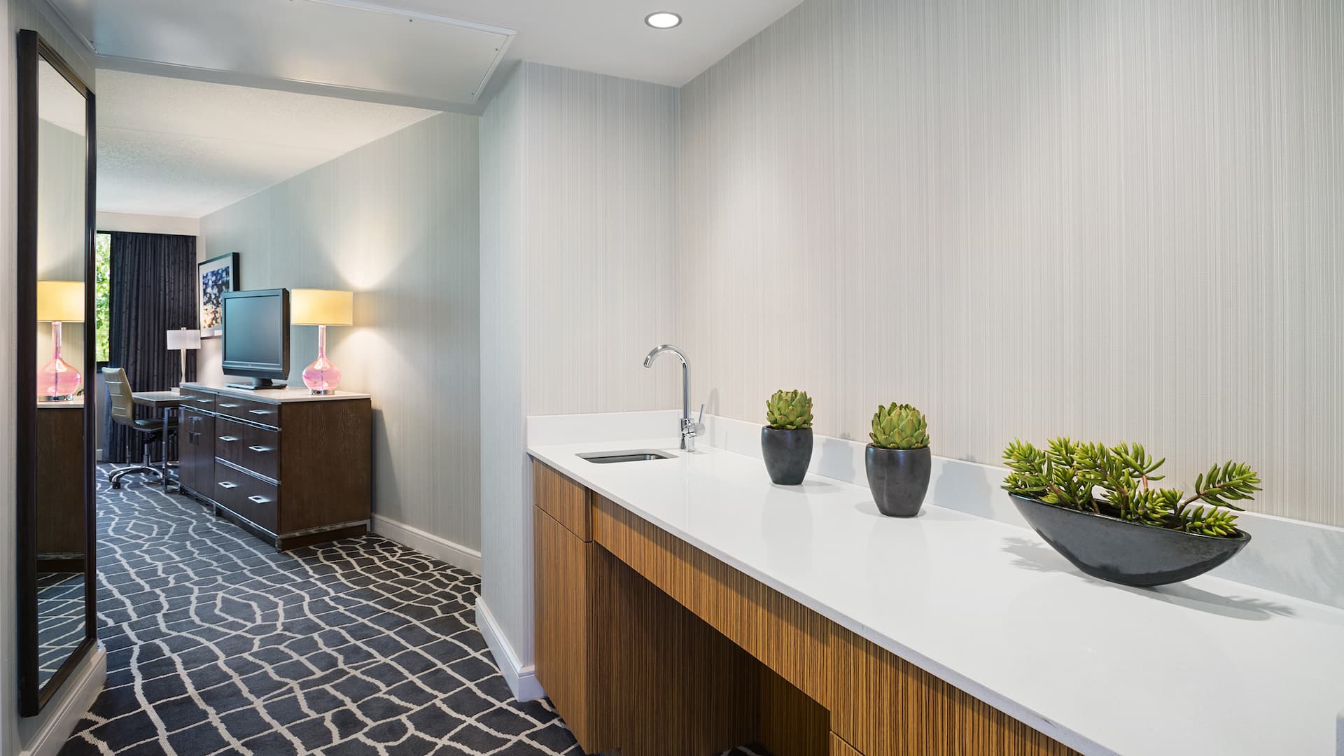 1 of 4 Hyatt Regency Princeton Deluxe Premium Entrance