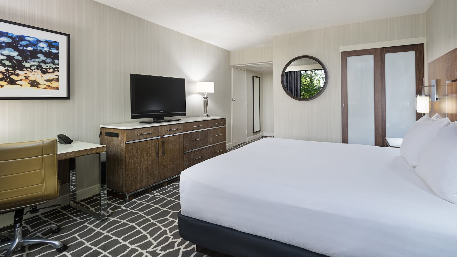 2 of 5 Hyatt Regency Princeton King Standard Guestroom