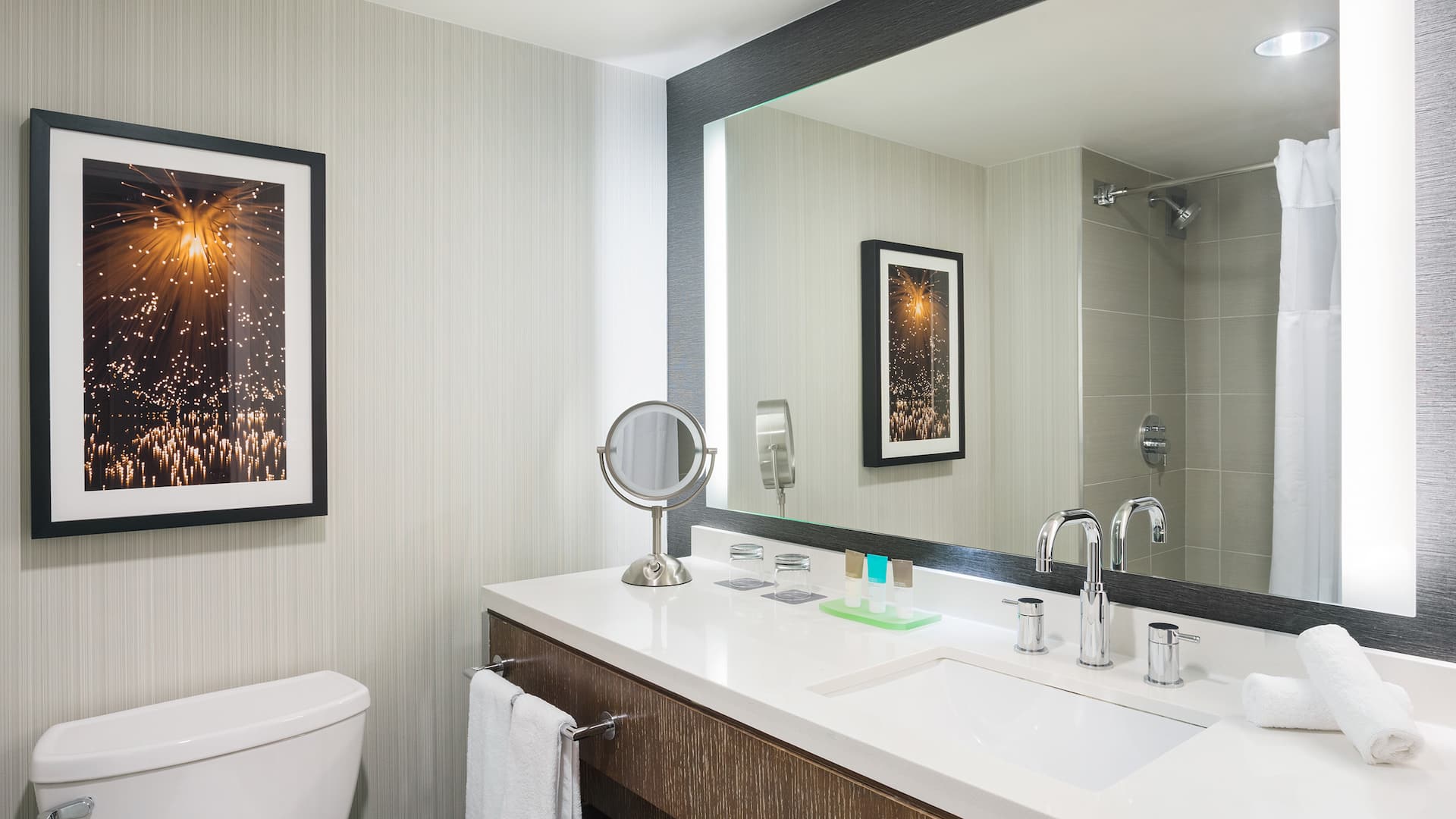 4 of 4 Hyatt Regency Princeton Standard Tub Bathroom
