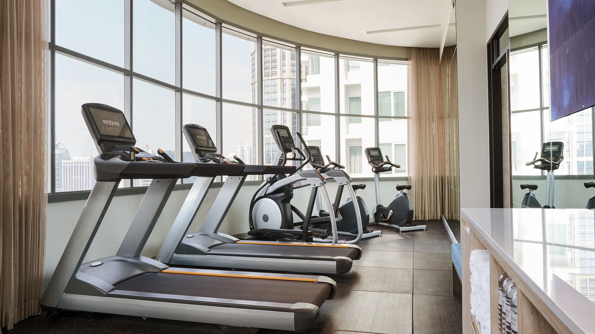 Hyatt Place Bangkok Sukhumvit Gym