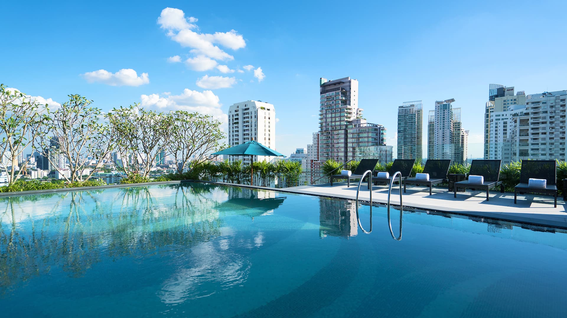 Hyatt Place Bangkok Sukhumvit Pool