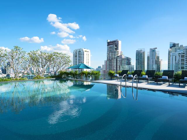 Hyatt Place Bangkok Sukhumvit Pool