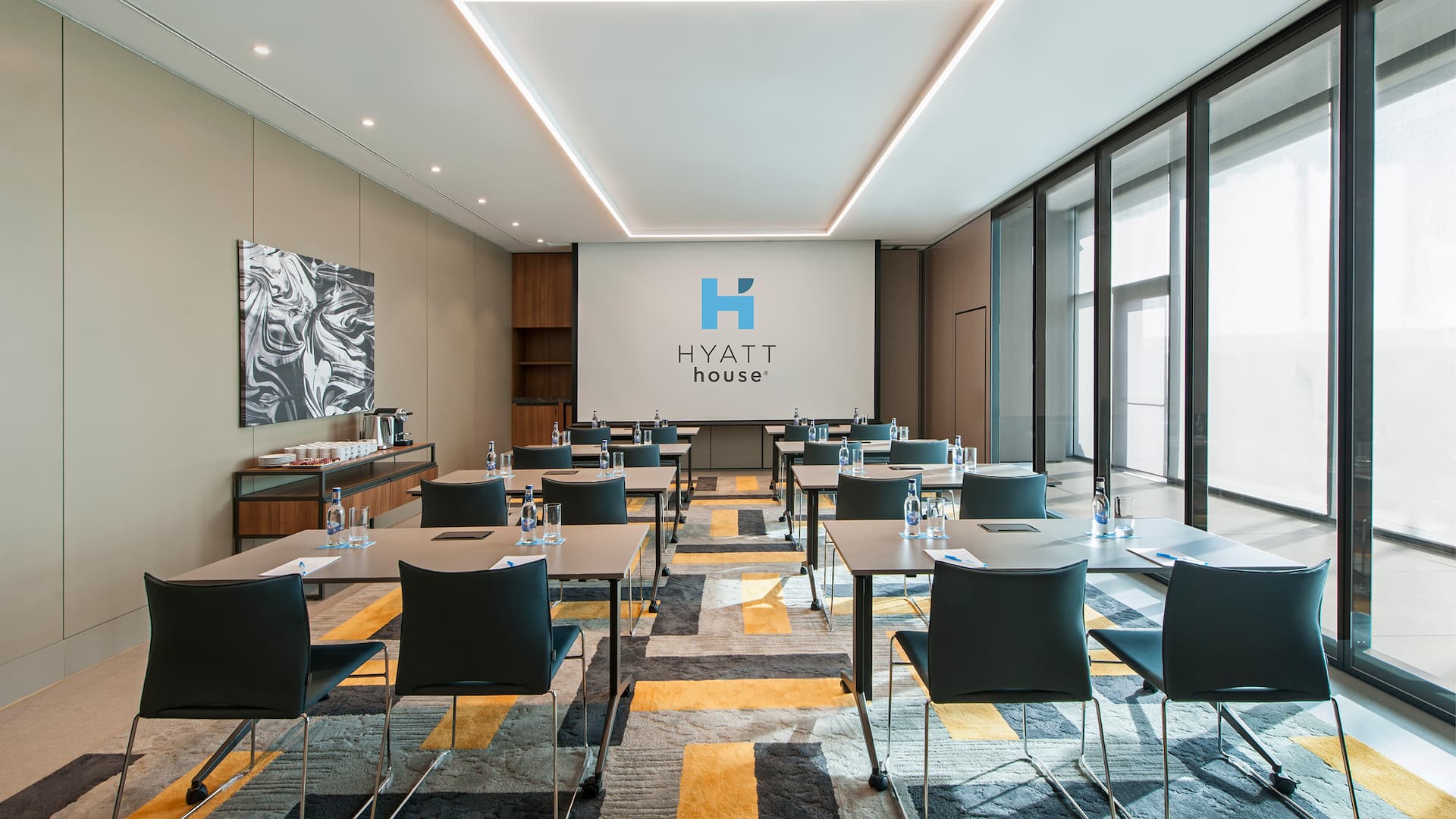 Hyatt House Gebze Meeting Room Classroom Set up