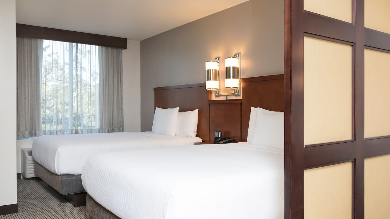 Queen bedroom