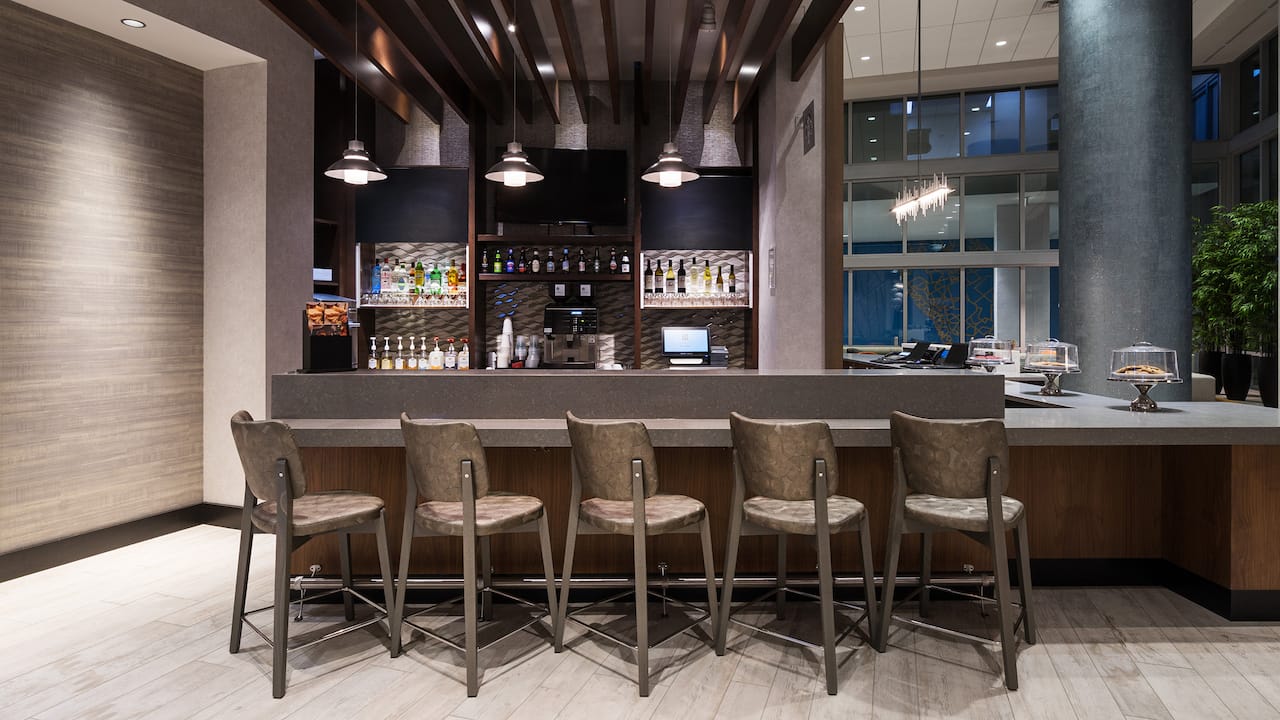 Hyatt Place St. Petersburg/Downtown Coffee to Cocktails