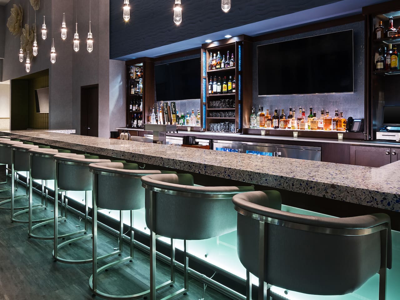 Hyatt Place St. Petersburg/Downtown HYbar