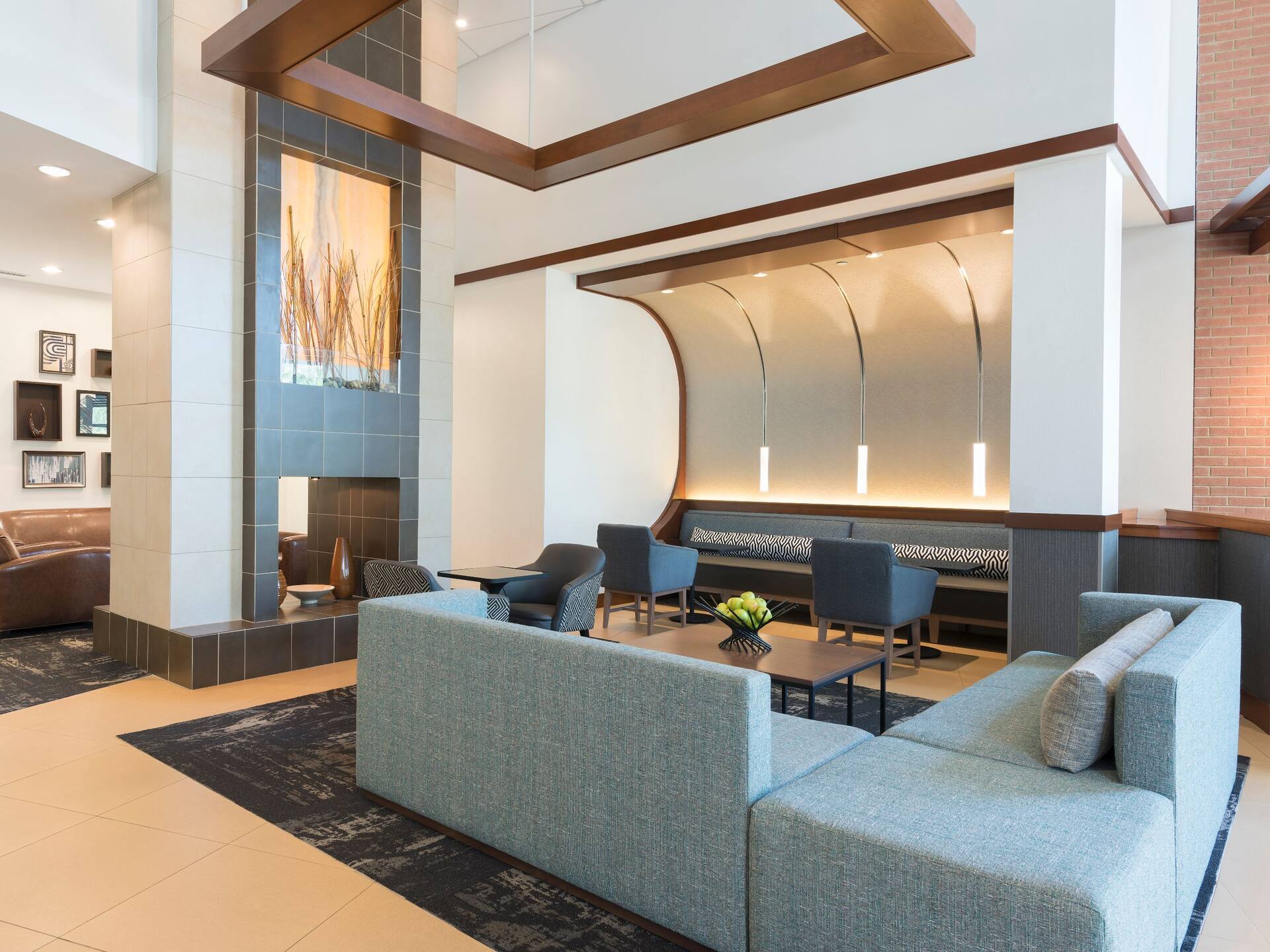 Hyatt Place Sarasota/Bradenton Airport Lobby