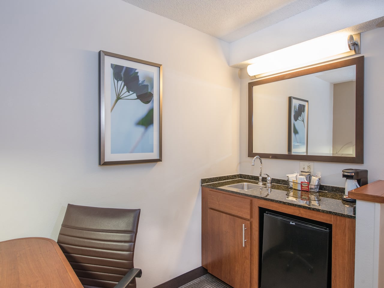 Wetbar Work Desk