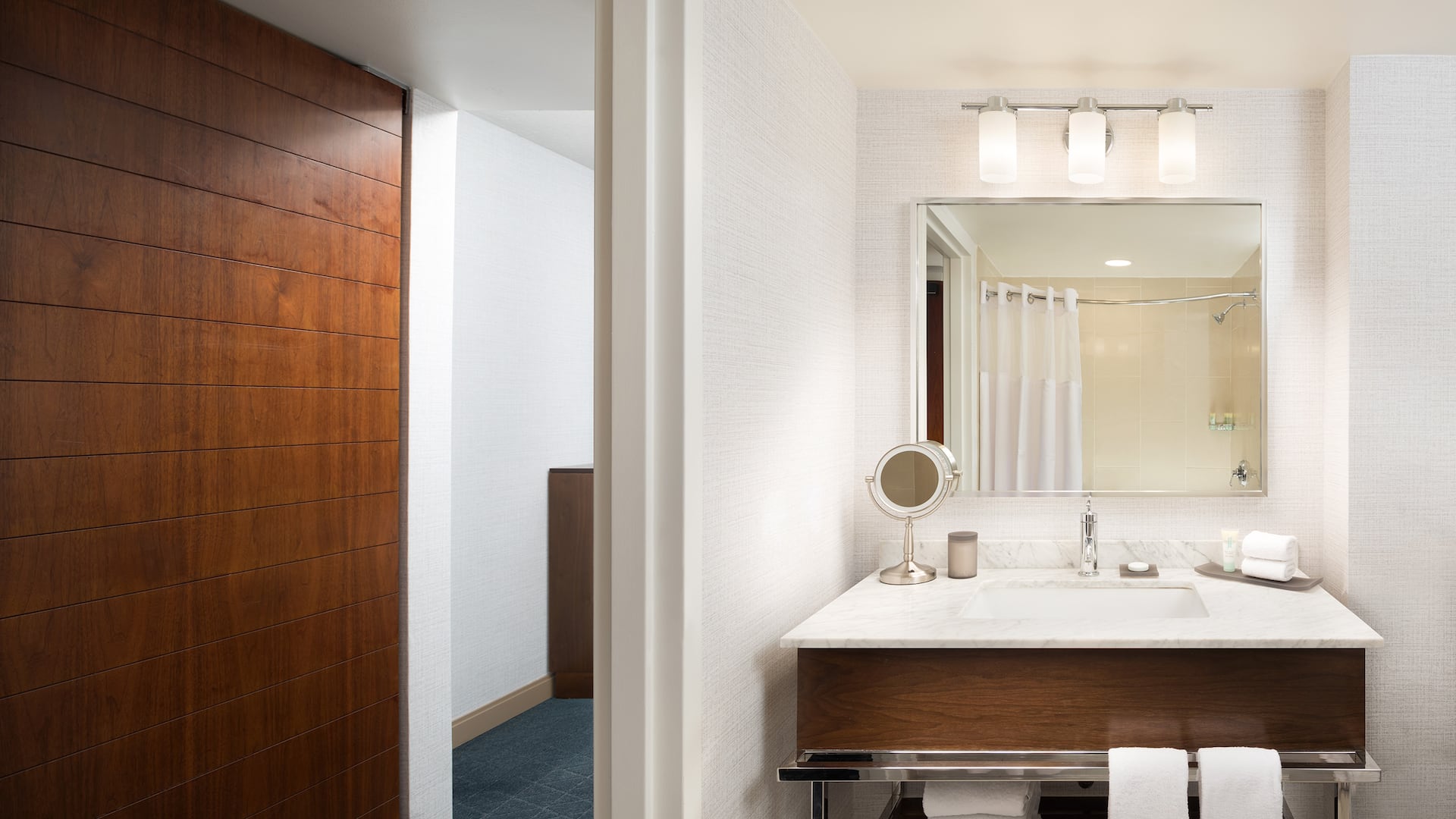 2 de 3 Guestroom King Bath