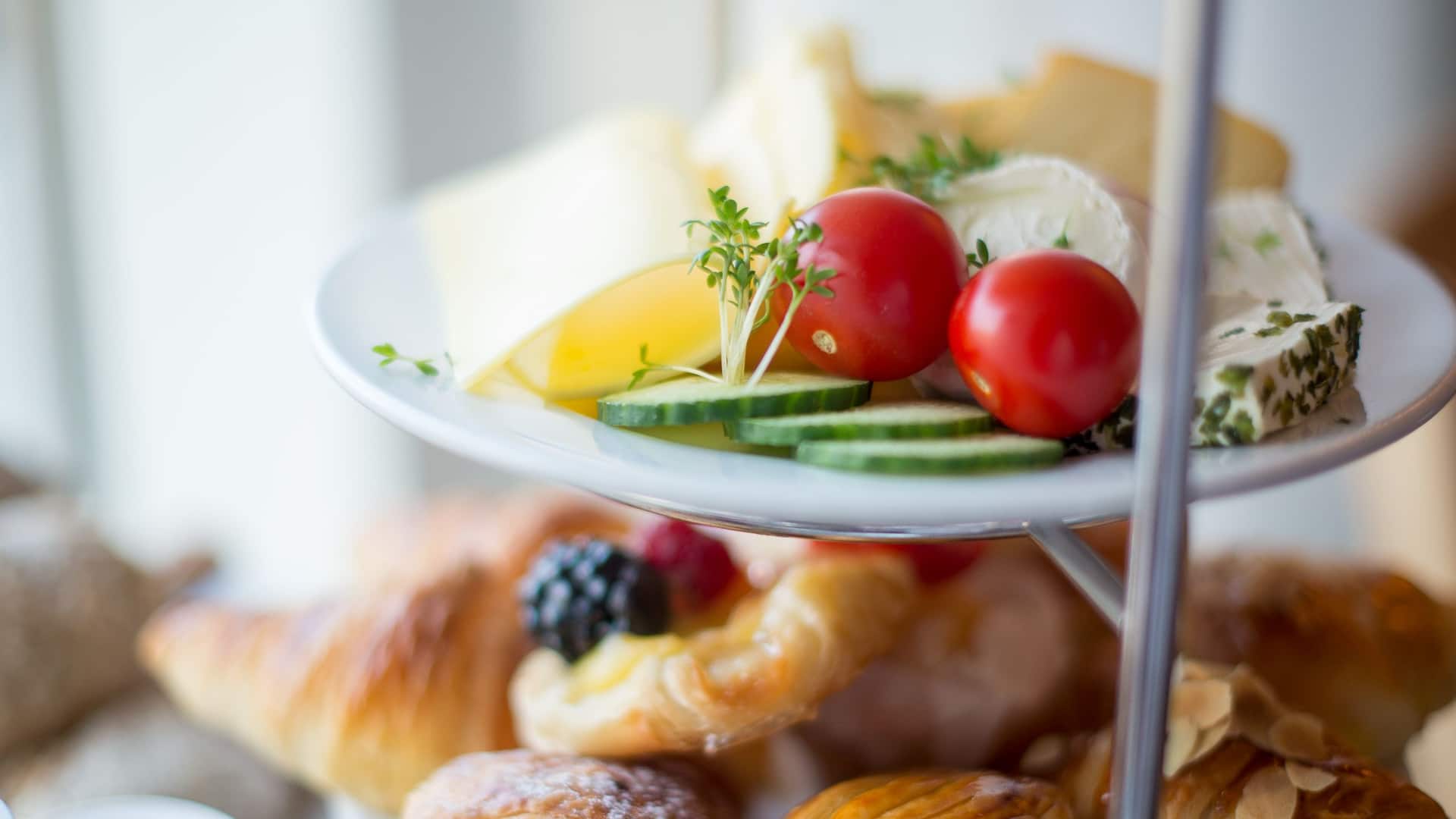 1 of 1 24/7 Gallery Market