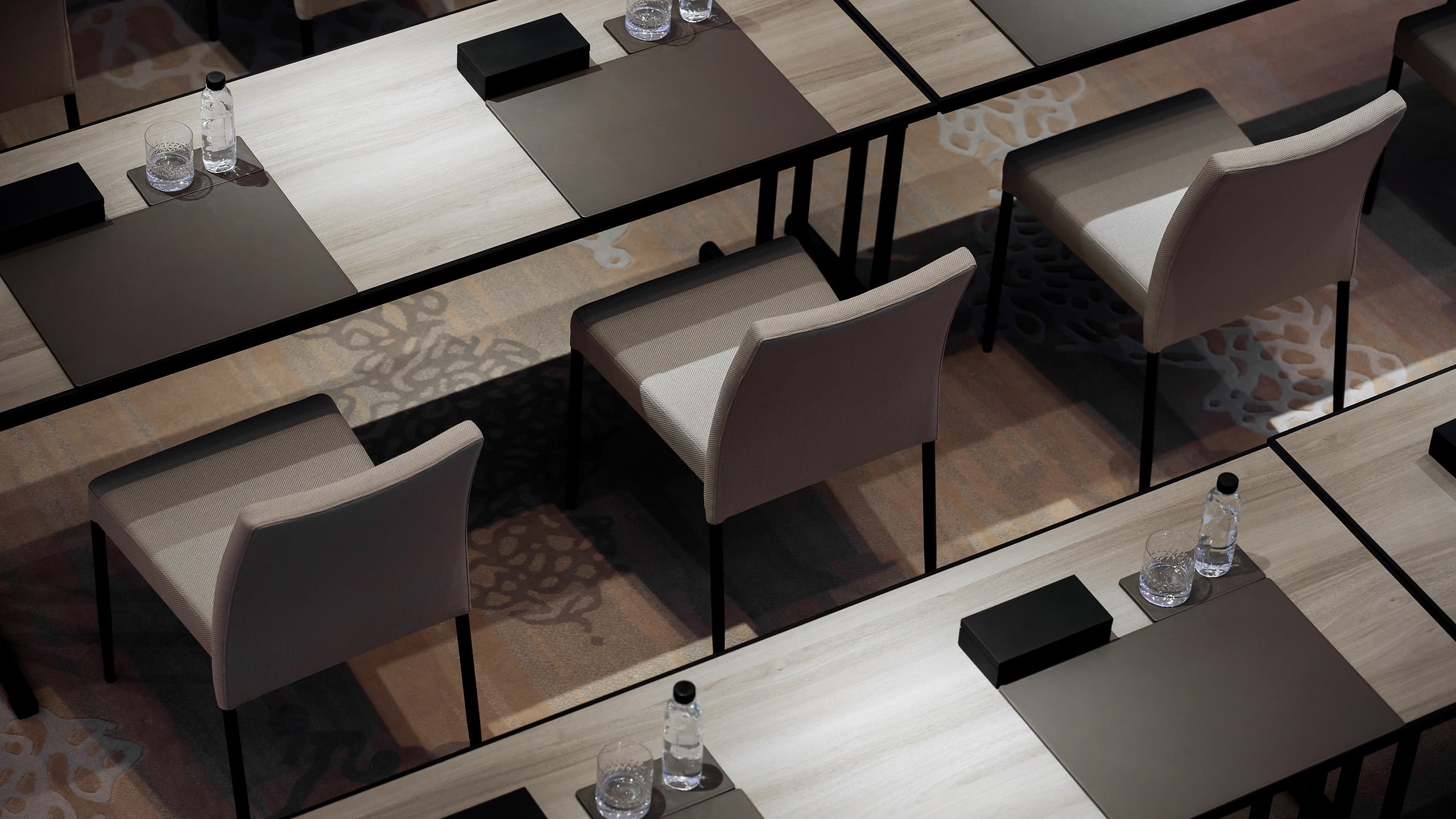 Park Hyatt Bangkok Meeting Setting