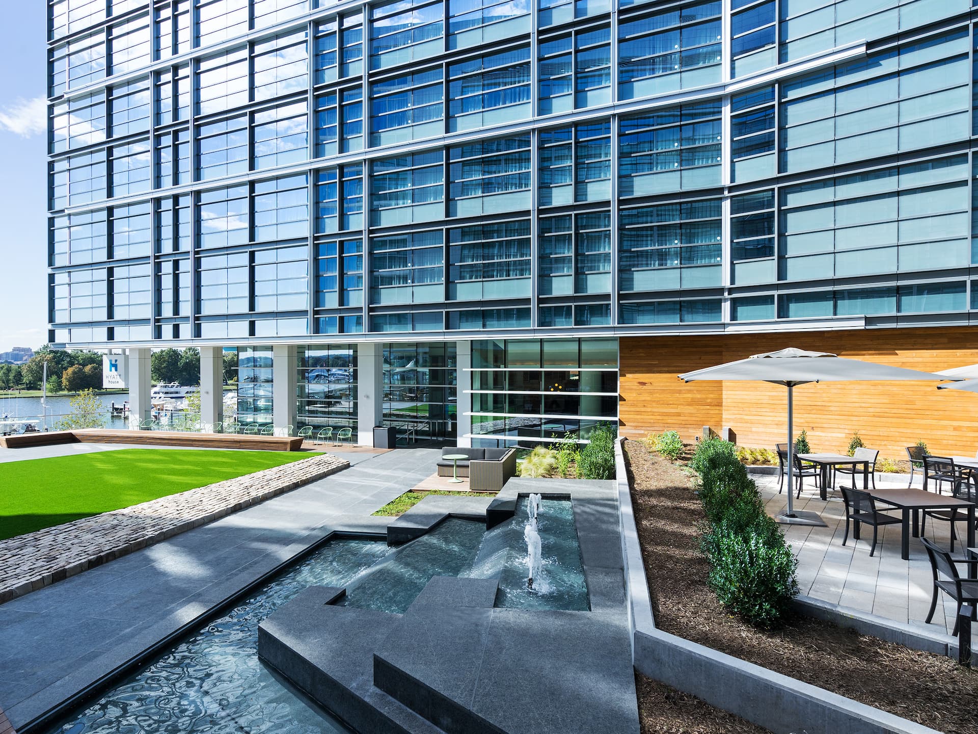Hyatt House Washington DC / The Wharf Courtyard Day