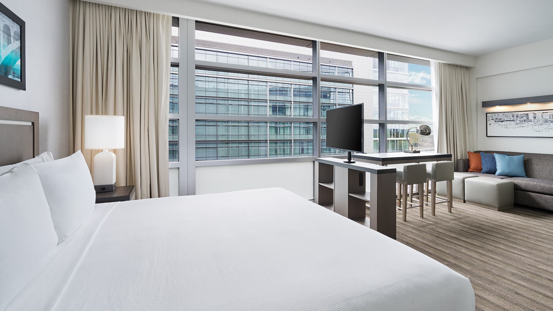 2 de 4 Hyatt House Washington DC / The Wharf Den