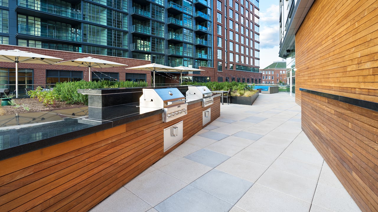 Hyatt House Washington DC, patio and grill