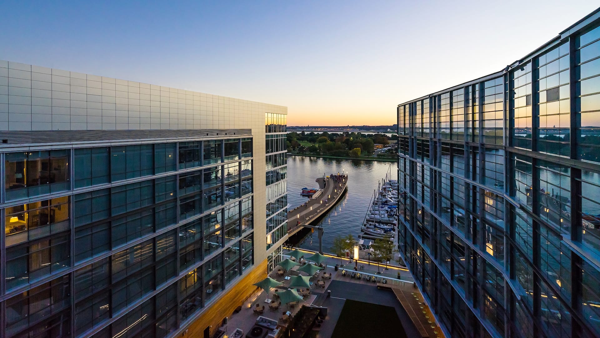 Hyatt House Washington DC / The Wharf Rooftop Sunset View