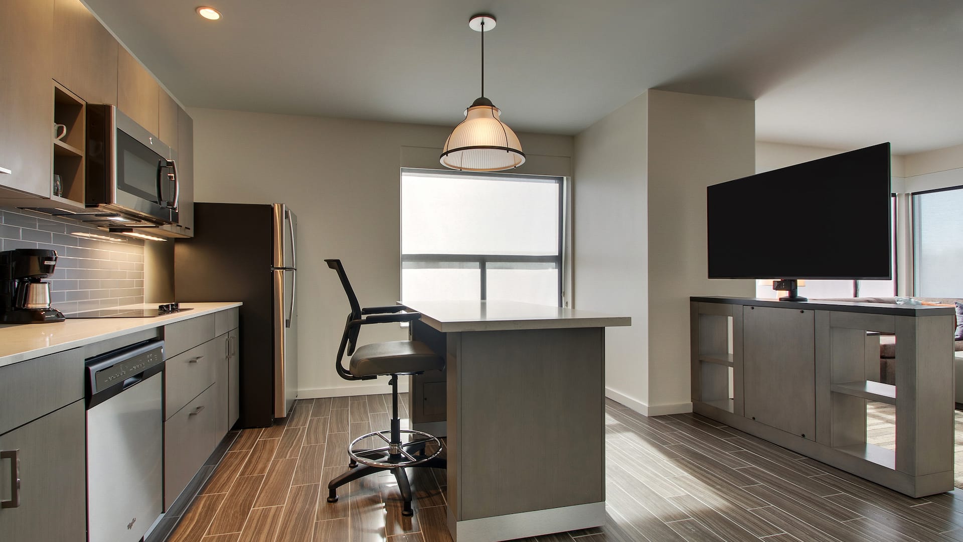 Hyatt House Chicago / Oak Brook One Bedroom ADA Kitchen