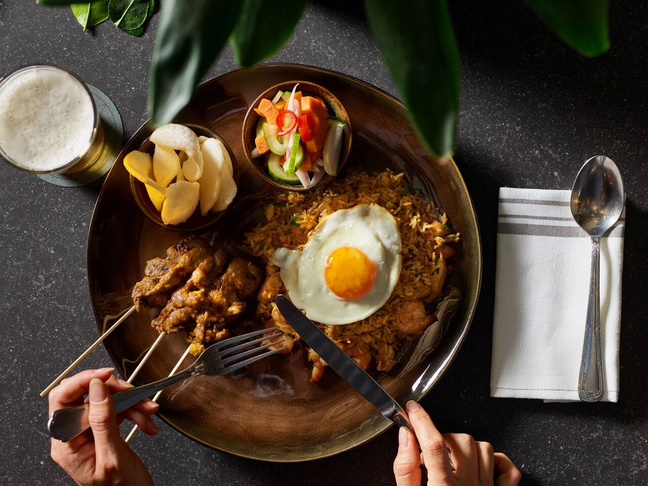 Mama Makan Rice Table Hand