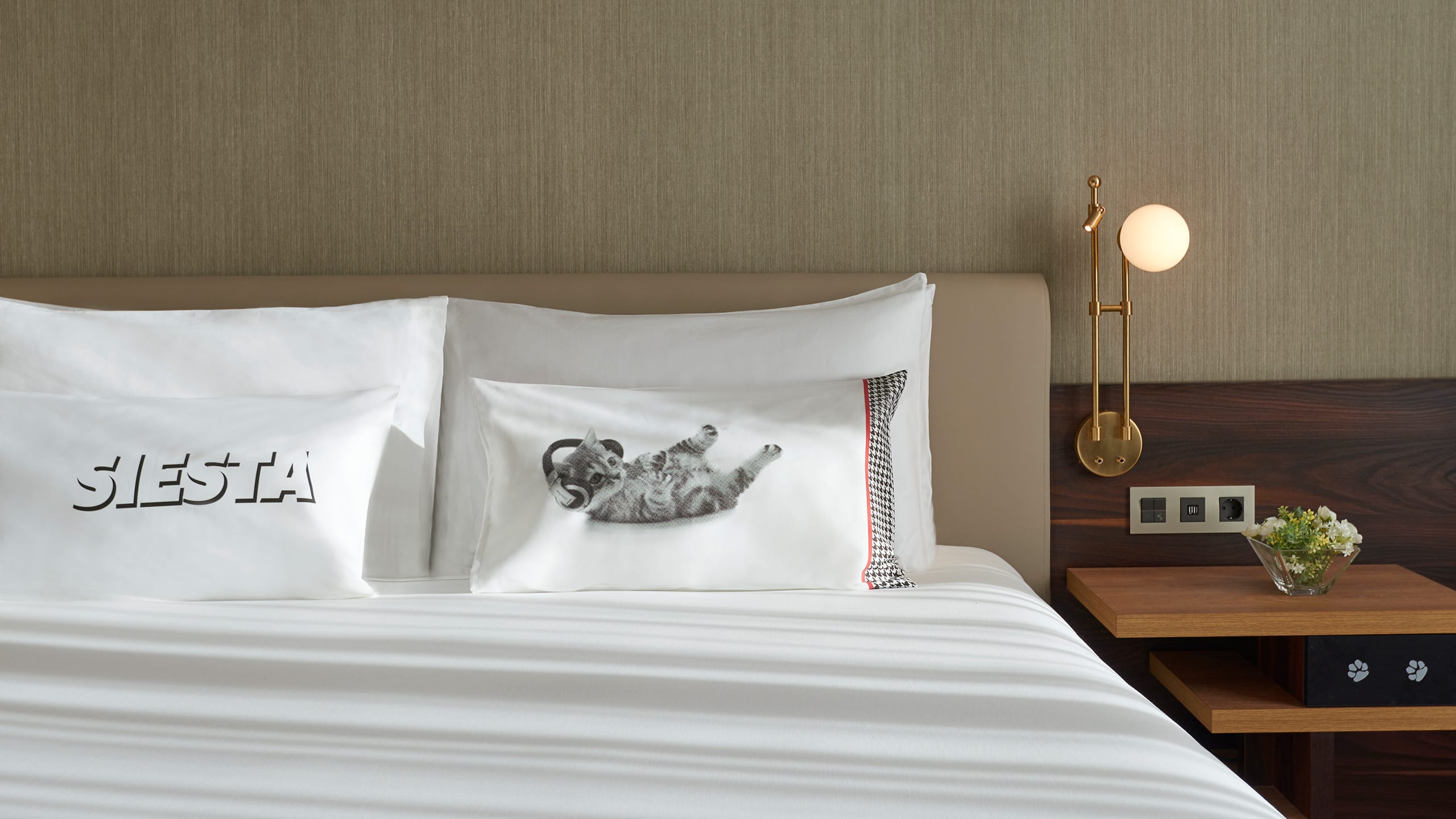 Hyatt Centric Gran Via Madrid King Terrace Pillows